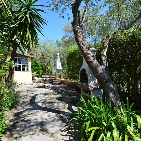 Rustico בית נופש בורג'ו ורצי