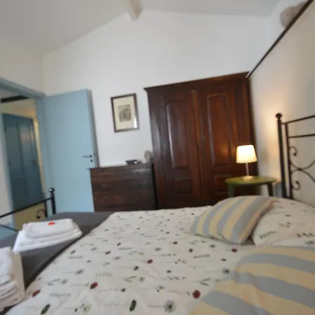 בית נופש Rustico בורג'ו ורצי